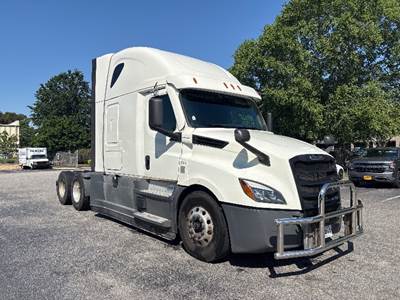 Freightliner Cascadia 126 Sleeper Semi Truck - 72" Integral Sleeper, 455HP, 12 Speed Automatic