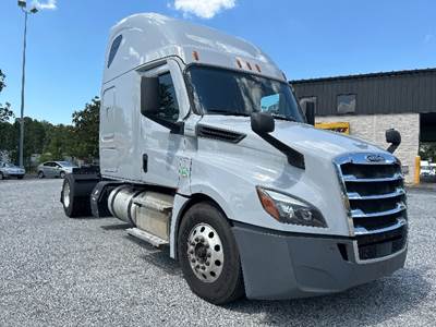 Freightliner Cascadia 126 Single Axle Sleeper Semi Truck - 72" Integral Sleeper, 450HP, 12 Speed Automatic
