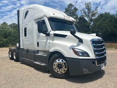Freightliner Cascadia 126 Sleeper Semi Truck - 72" Integral Sleeper, 410HP, 12 Speed Automatic