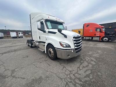 Freightliner Cascadia 126 Sleeper Semi Truck - 60" Integral Sleeper, 505HP, 12 Speed Automatic