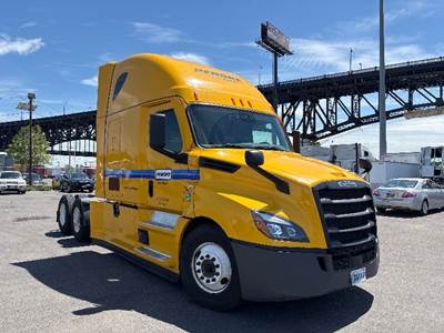 Freightliner Cascadia 126 Sleeper Semi Truck - 72" Integral Sleeper, 455HP, 12 Speed Automatic