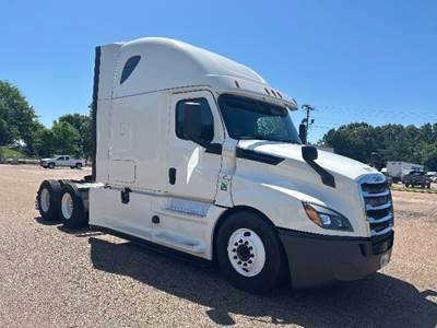 Freightliner Cascadia 126 Sleeper Semi Truck - 72" Integral Sleeper, 455HP, 12 Speed Automatic