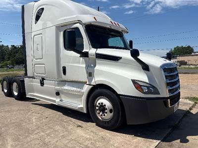 Freightliner Cascadia 126 Sleeper Semi Truck - 72" Integral Sleeper, 455HP, 12 Speed Automatic