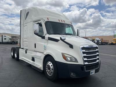 Freightliner Cascadia 126 Sleeper Semi Truck - 72" Integral Sleeper, 455HP, 12 Speed Automatic