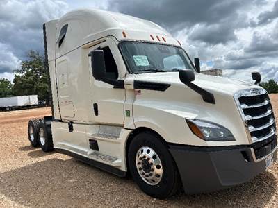 Freightliner Cascadia 126 Sleeper Semi Truck - 72" Integral Sleeper, 455HP, 12 Speed Automatic