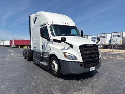 Freightliner Cascadia 126 Sleeper Semi Truck - 72" Integral Sleeper, 450HP, 12 Speed Automatic