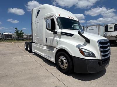 Freightliner Cascadia 126 Sleeper Semi Truck - 72" Integral Sleeper, 455HP, 10 Speed Manual