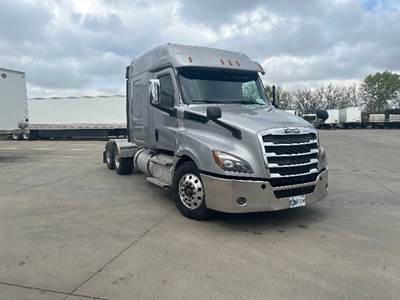 Freightliner Cascadia 126 Sleeper Semi Truck - 60" Integral Sleeper, 455HP, 10 Speed Manual