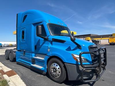 Freightliner Cascadia 126 Sleeper Semi Truck - 72" Integral Sleeper, 455HP, 12 Speed Automatic