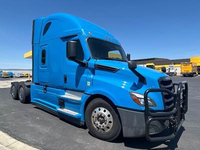 Freightliner Cascadia 126 Sleeper Semi Truck - 72" Integral Sleeper, 455HP, 12 Speed Automatic