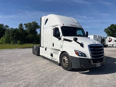 Freightliner Cascadia 126 Sleeper Semi Truck - 72" Integral Sleeper, 455HP, 12 Speed Automatic