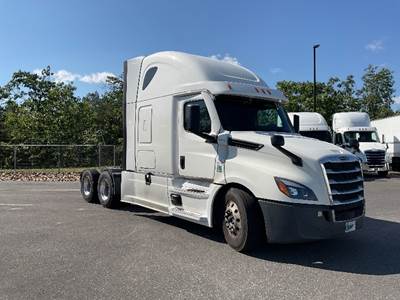 Freightliner Cascadia 126 Sleeper Semi Truck - 72" Integral Sleeper, 455HP, 12 Speed Automatic