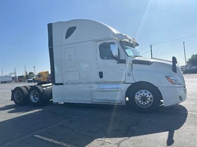 Freightliner Cascadia 126 Sleeper Semi Truck - 72" Integral Sleeper, 455HP, 12 Speed Automatic