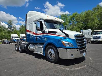 Freightliner Cascadia 126 Sleeper Semi Truck - 48" Integral Sleeper, 455HP, 12 Speed Automatic