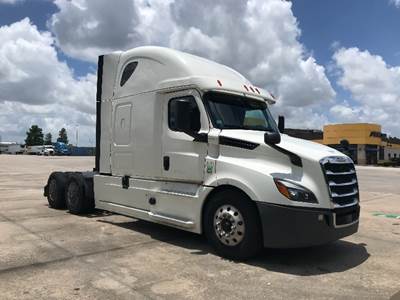 Freightliner Cascadia 126 Sleeper Semi Truck - 72" Integral Sleeper, 455HP, 12 Speed Automatic