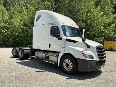 Freightliner Cascadia 126 Sleeper Semi Truck - 72" Integral Sleeper, 455HP, 12 Speed Automatic