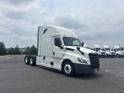 Freightliner Cascadia 126 Sleeper Semi Truck - 72" Integral Sleeper, 455HP, 12 Speed Automatic