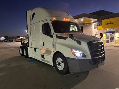 Freightliner Cascadia 126 Sleeper Semi Truck - 72" Integral Sleeper, 455HP, 12 Speed Automatic