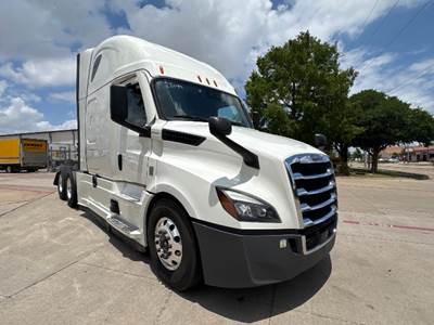 Freightliner Cascadia 126 Sleeper Semi Truck - 72" Integral Sleeper, 455HP, 12 Speed Automatic