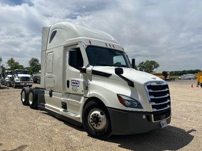 Freightliner Cascadia 126 Sleeper Semi Truck - 72" Integral Sleeper, 455HP, 12 Speed Automatic