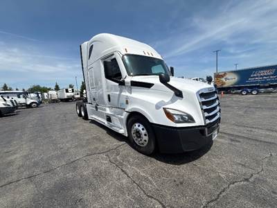 Freightliner Cascadia 126 Sleeper Semi Truck - 72" Integral Sleeper, 455HP, 12 Speed Automatic
