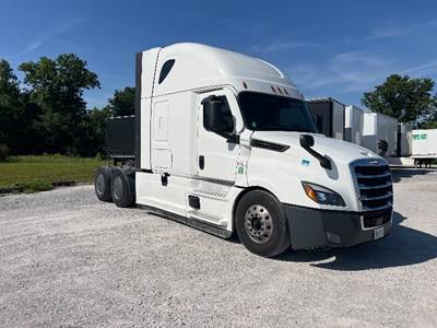 Freightliner Cascadia 126 Sleeper Semi Truck - 72" Integral Sleeper, 455HP, 12 Speed Automatic
