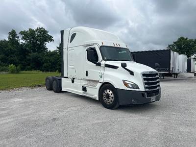 Freightliner Cascadia 126 Sleeper Semi Truck - 72" Integral Sleeper, 455HP, 12 Speed Automatic