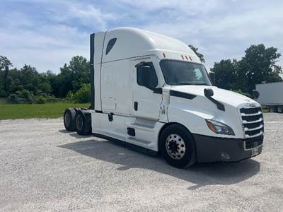 Freightliner Cascadia 126 Sleeper Semi Truck - 72" Integral Sleeper, 455HP, 12 Speed Automatic