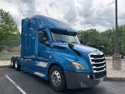 Freightliner Cascadia 126 Sleeper Semi Truck - 72" Integral Sleeper, 455HP, 12 Speed Automatic