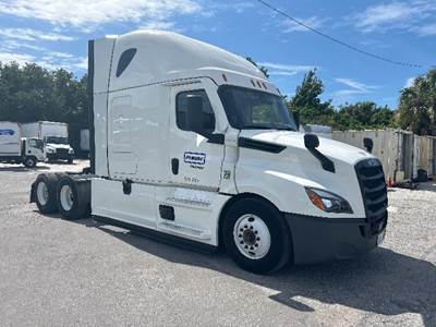 Freightliner Cascadia 126 Sleeper Semi Truck - 72" Integral Sleeper, 455HP, 12 Speed Automatic