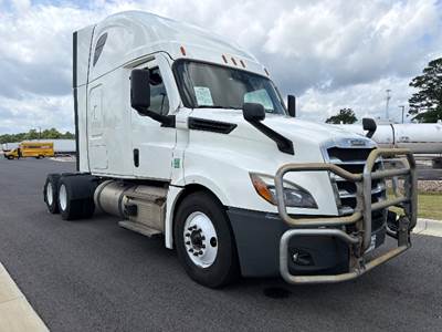 Freightliner Cascadia 126 Sleeper Semi Truck - 72" Integral Sleeper, 455HP, 12 Speed Automatic