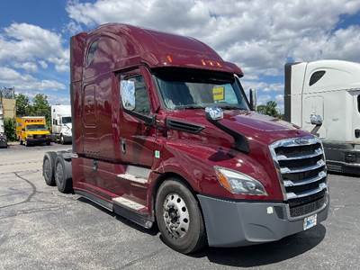 Freightliner Cascadia 126 Sleeper Semi Truck - 72" Integral Sleeper, 455HP, 12 Speed Automatic