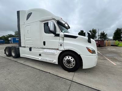 Freightliner Cascadia 126 Sleeper Semi Truck - 72" Integral Sleeper, 455HP, 10 Speed Manual