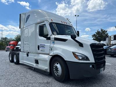 Freightliner Cascadia 126 Sleeper Semi Truck - 72" Integral Sleeper, 455HP, 12 Speed Automatic