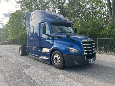 Freightliner Cascadia 126 Single Axle Sleeper Semi Truck - 72" Integral Sleeper, 435HP, 12 Speed Automatic