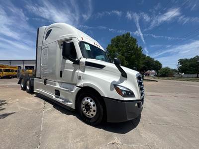 Freightliner Cascadia 126 Sleeper Semi Truck - 72" Integral Sleeper, 455HP, 12 Speed Automatic