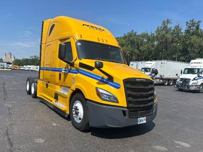 Freightliner Cascadia 126 Sleeper Semi Truck - 72" Integral Sleeper, 455HP, 12 Speed Automatic