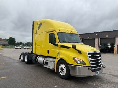 Freightliner Cascadia 126 Sleeper Semi Truck - 72" Integral Sleeper, 455HP, 12 Speed Automatic