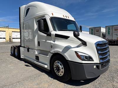 Freightliner Cascadia 126 Sleeper Semi Truck - 72" Integral Sleeper, 455HP, 12 Speed Automatic