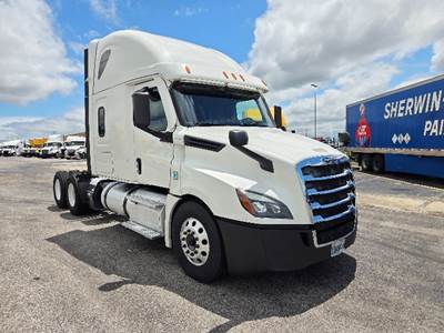 Freightliner Cascadia 126 Sleeper Semi Truck - 72" Integral Sleeper, Cummins 450HP, 10 Speed Automatic