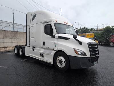 Freightliner Cascadia 126 Sleeper Semi Truck - 72" Integral Sleeper, 455HP, 12 Speed Automatic