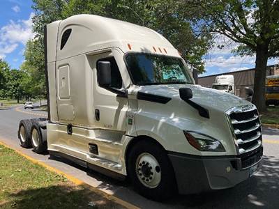 Freightliner Cascadia 126 Sleeper Semi Truck - 72" Integral Sleeper, 455HP, 12 Speed Automatic