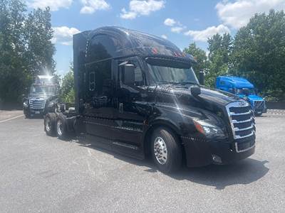 Freightliner Cascadia 126 Single Axle Sleeper Semi Truck - 72" Integral Sleeper, 600HP, 12 Speed Automatic