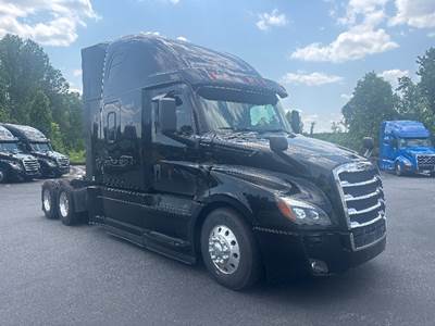 Freightliner Cascadia 126 Single Axle Sleeper Semi Truck - 72" Integral Sleeper, 600HP, 12 Speed Automatic