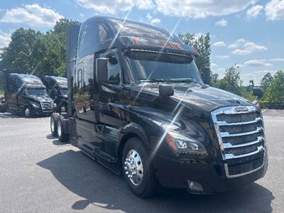 Freightliner Cascadia 126 Single Axle Sleeper Semi Truck - 72" Integral Sleeper, 600HP, 12 Speed Automatic
