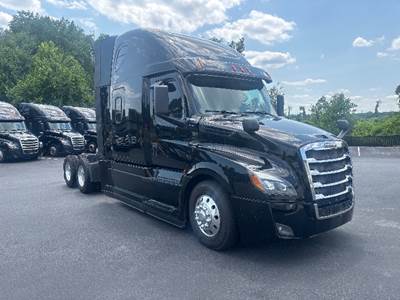 Freightliner Cascadia 126 Single Axle Sleeper Semi Truck - 72" Integral Sleeper, 600HP, 12 Speed Automatic