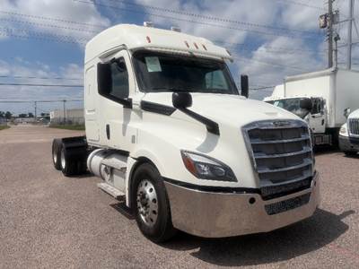 Freightliner Cascadia 126 Sleeper Semi Truck - 48" Integral Sleeper, 450HP, 6 Speed Automatic