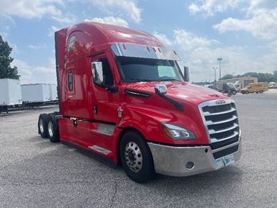 Freightliner Cascadia 126 Sleeper Semi Truck - 72" Integral Sleeper, 455HP, 12 Speed Automatic