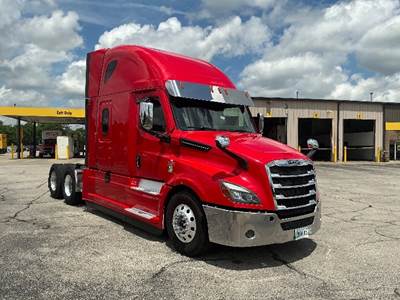 Freightliner Cascadia 126 Sleeper Semi Truck - 72" Integral Sleeper, 455HP, 12 Speed Automatic