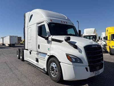 Freightliner Cascadia 126 Sleeper Semi Truck - 72" Integral Sleeper, 475HP, 12 Speed Automatic
